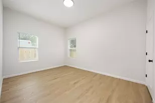 309 Massachusetts St, Houston, TX 77029 - Photo 13