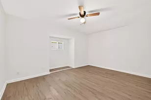 8306 Wayward Rd, Houston, TX 77064 - Photo 35