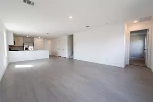 200 Bennett St, Angleton, TX 77515 - Photo 3