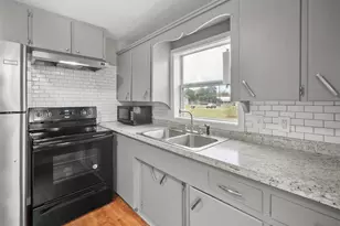 107 Mulberry St, Hallettsville, TX 77964 - Photo 9