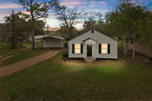 107 Mulberry St, Hallettsville, TX 77964 - Photo 1