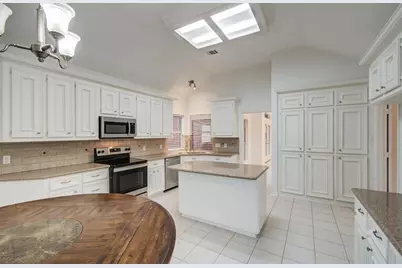 7203 W Hearthstone Green Drive, Houston, TX 77095 - Photo 5