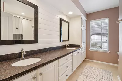 18 Woodmere Place, The Woodlands, TX 77381 - Photo 31