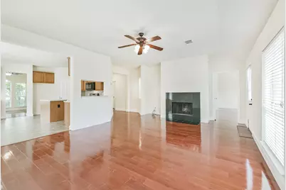 7 Heron Hollow Court, The Woodlands, TX 77382 - Photo 3