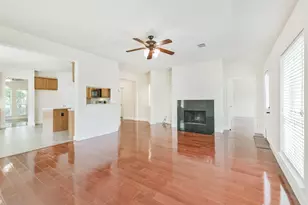 7 Heron Hollow Ct, The Woodlands, TX 77382 - Photo 3