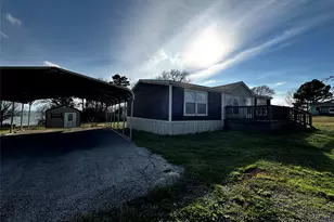 190 E Austin Ave, Onalaska, TX 77360 - Photo 1