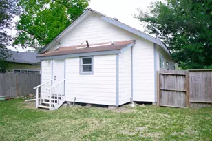 1310 4th St, Rosenberg, TX 77471 - Photo 21
