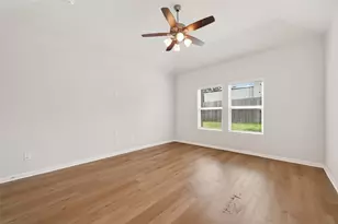 1701 Cindy Ln, Conroe, TX 77304 - Photo 9