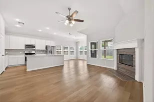 1701 Cindy Ln, Conroe, TX 77304 - Photo 3