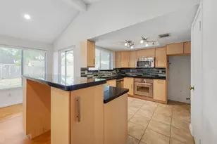 1223 Bramblebury Dr, Sugar Land, TX 77498 - Photo 11