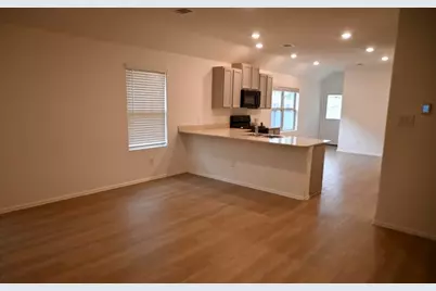 108 Shadow Leaf Trail, Conroe, TX 77378 - Photo 3