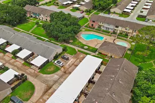3936 Laura Leigh Dr, Friendswood, TX 77546 - Photo 15