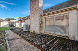 10915 Kitty Brook Dr, Houston, TX 77071 - Photo 39