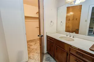 10915 Kitty Brook Dr, Houston, TX 77071 - Photo 23