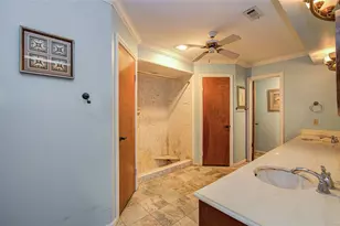 10915 Kitty Brook Dr, Houston, TX 77071 - Photo 15