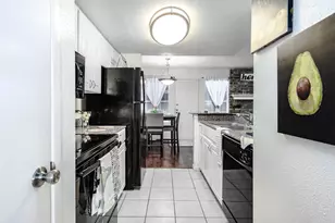 8003 Woodway Dr, Houston, TX 77063 - Photo 3