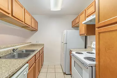 3045 Walnut Bend Lane #33, Houston, TX 77042 - Photo 9