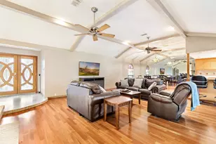 3109 Woodland Ct, La Porte, TX 77571 - Photo 11