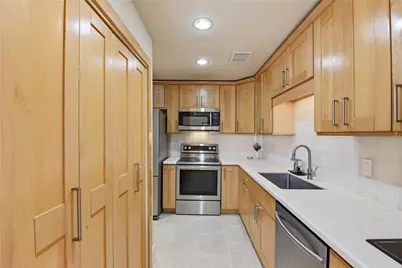 2409 Bering Drive #21, Houston, TX 77057 - Photo 11