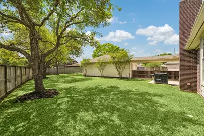 8703 Chipping Rock Drive, Sugar Land, TX 77479 - Photo 29