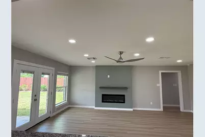 8303 Fawndale Ln, Houston, TX 77040 - Photo 5