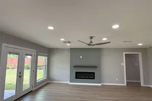 8303 Fawndale Ln, Houston, TX 77040 - Photo 5