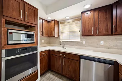 5942 Portal Drive, Houston, TX 77096 - Photo 5