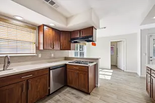 5942 Portal Dr, Houston, TX 77096 - Photo 9