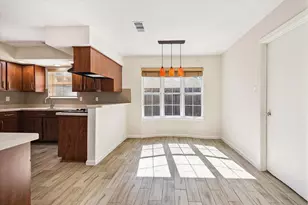 5942 Portal Dr, Houston, TX 77096 - Photo 9