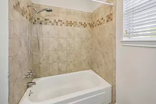 5942 Portal Dr, Houston, TX 77096 - Photo 11