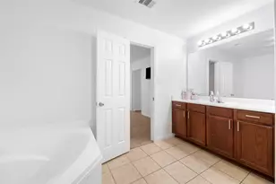 830 Paradise Rd, Baytown, TX 77521 - Photo 17