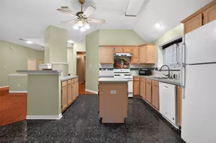 12530 Meadowglen Dr, Meadows Place, TX 77477 - Photo 11