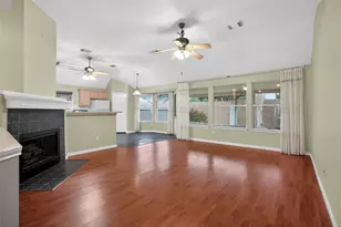 12530 Meadowglen Dr, Meadows Place, TX 77477 - Photo 5