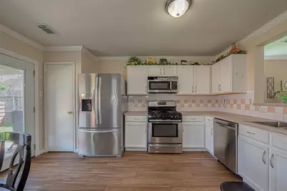 10106 Hollyvine Lane, Houston, TX 77089 - Photo 17