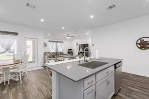 933 Neches Ln, Dayton, TX 77535 - Photo 13