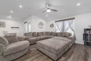 933 Neches Ln, Dayton, TX 77535 - Photo 17