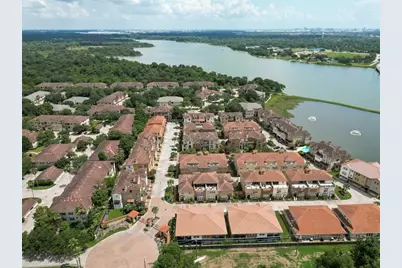 27 W Oaks Drive, Houston, TX 77058 - Photo 5
