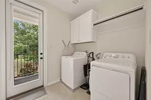27 W Oaks Dr, Houston, TX 77058 - Photo 15