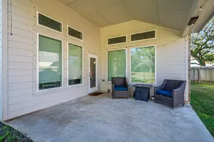 322 Wellshire Dr, West Columbia, TX 77486 - Photo 17