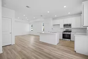 21930 Sam Raburn Dr, Tomball, TX 77375 - Photo 5