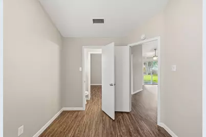 3015 Lightstar Drive, Houston, TX 77045 - Photo 7