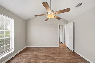 3015 Lightstar Dr, Houston, TX 77045 - Photo 17