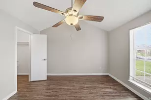 3015 Lightstar Dr, Houston, TX 77045 - Photo 15
