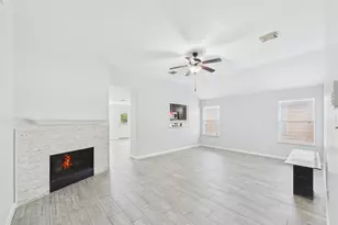 13302 Dennis Way Ln, Houston, TX 77044 - Photo 11