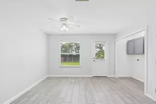 13302 Dennis Way Ln, Houston, TX 77044 - Photo 29