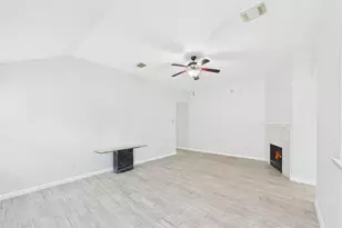 13302 Dennis Way Ln, Houston, TX 77044 - Photo 13