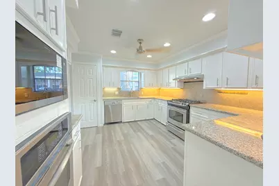5926 Queensgate Drive, Houston, TX 77066 - Photo 13