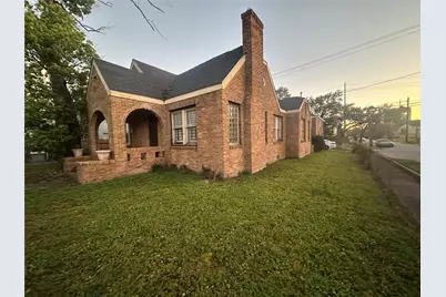 1704 Rosewood Street, Houston, TX 77004 - Photo 1