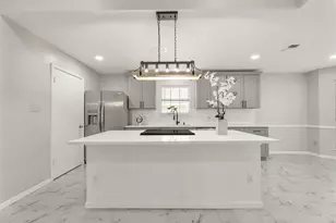 2013 Cobblestone Ln, Bryan, TX 77807 - Photo 5