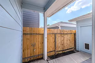 1828 Woodbend Village Ct, Houston, TX 77055 - Photo 41